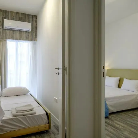 Cozy & Central 2bdr | Walk Everywhere | Free Parking Appartamento Larnaca